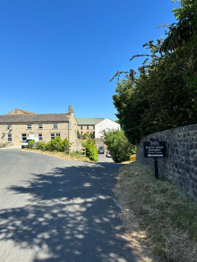 The Lodge Masham Exteriör bild